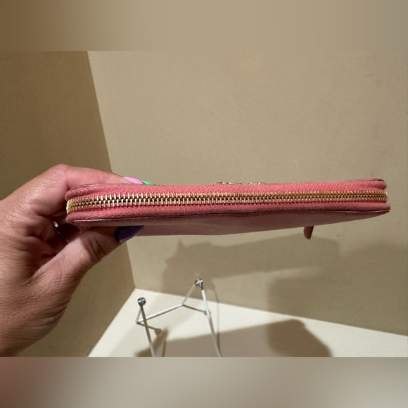 Prada Saffiano Bubblegum Pink Continental Zippy Wallet w/authenticity card - Picture 8 of 16